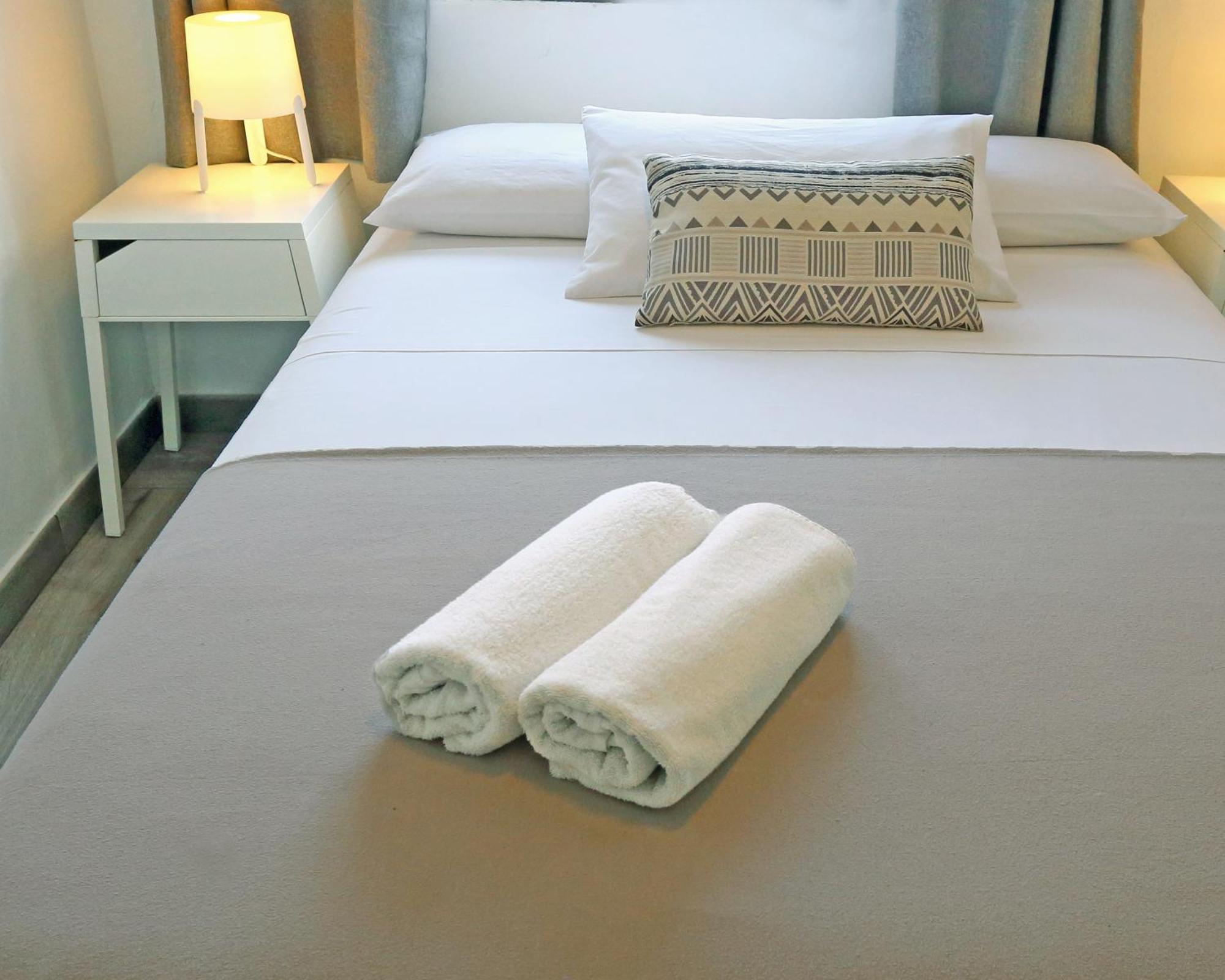 Hostal Costa Ibiza Bagian luar foto